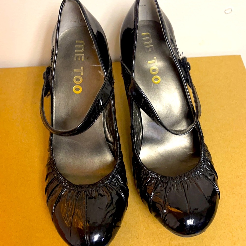 me too Black Patent Mary Jane Pumps